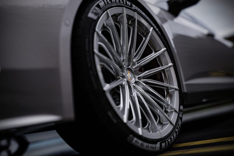 Audi Rs4 тюнинг с колесами Kami Iza08 Custom Forged Wheels 5